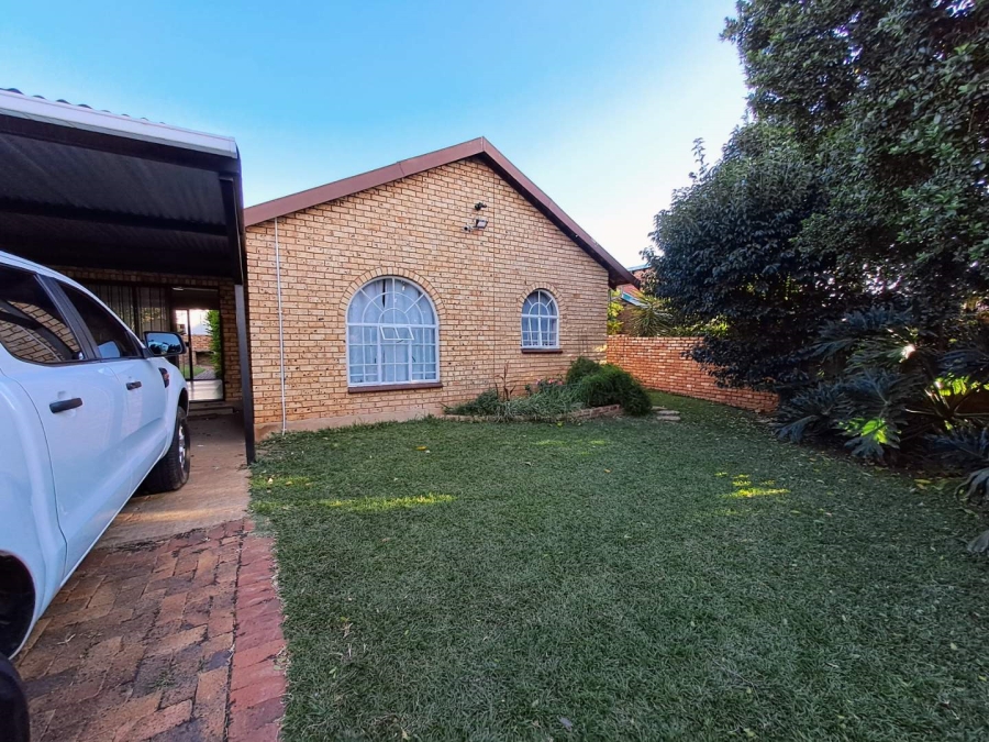 3 Bedroom Property for Sale in Annlin Gauteng