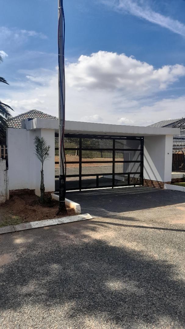 5 Bedroom Property for Sale in Moffat View Gauteng