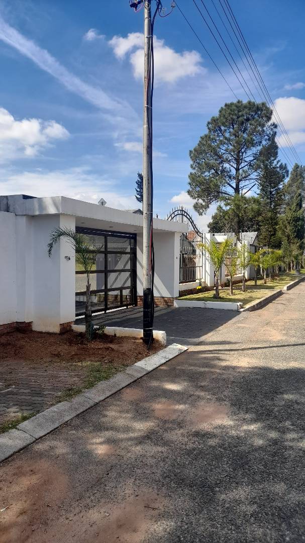5 Bedroom Property for Sale in Moffat View Gauteng