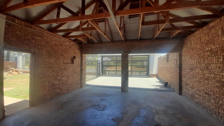 5 Bedroom Property for Sale in Moffat View Gauteng