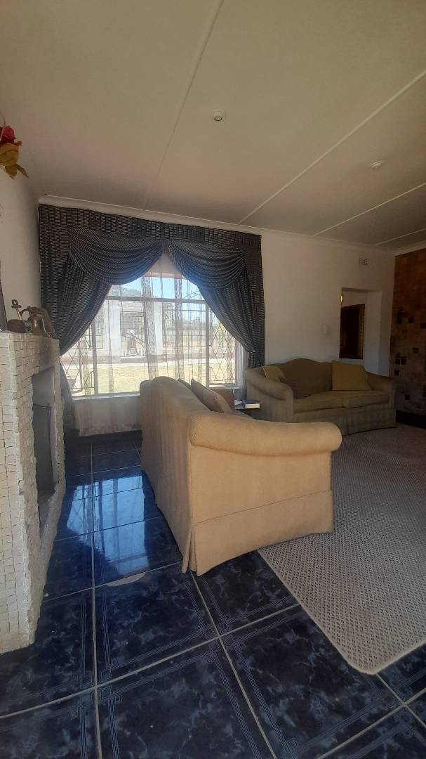 5 Bedroom Property for Sale in Moffat View Gauteng