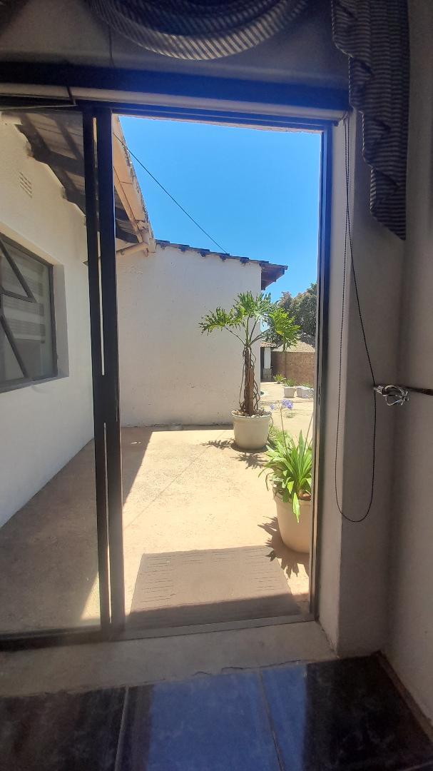 5 Bedroom Property for Sale in Moffat View Gauteng