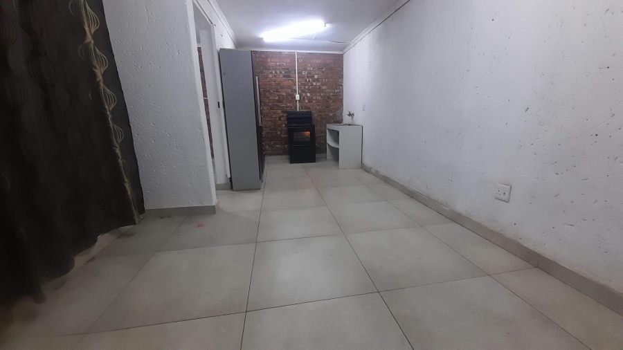5 Bedroom Property for Sale in Moffat View Gauteng