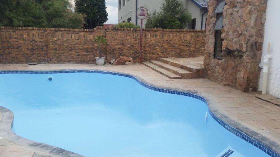 5 Bedroom Property for Sale in Moffat View Gauteng