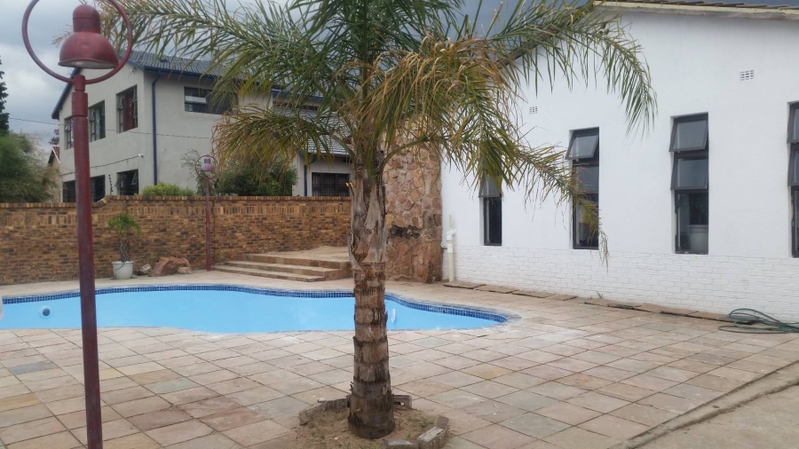 5 Bedroom Property for Sale in Moffat View Gauteng