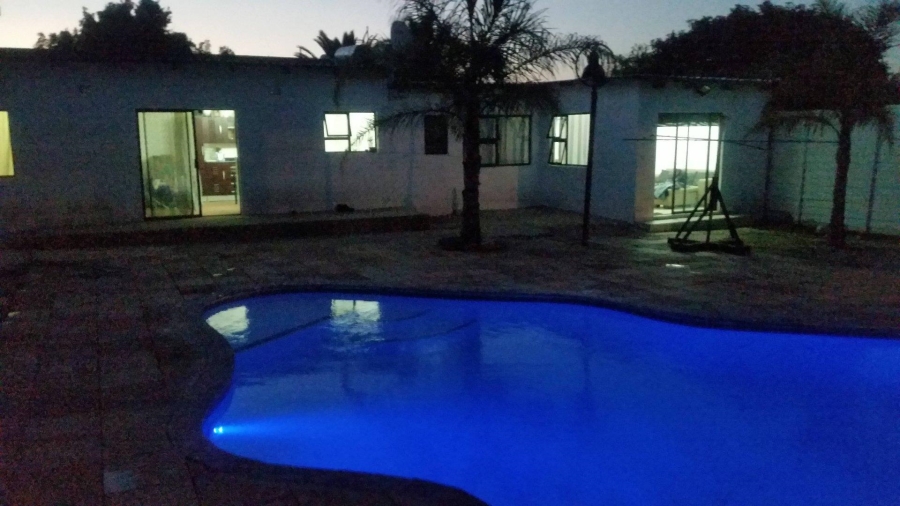 5 Bedroom Property for Sale in Moffat View Gauteng
