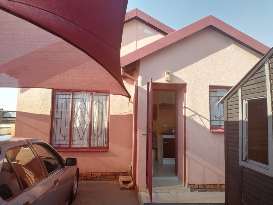 2 Bedroom Property for Sale in Soshanguve VV Gauteng