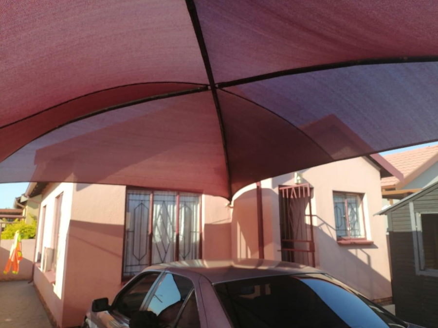 2 Bedroom Property for Sale in Soshanguve VV Gauteng