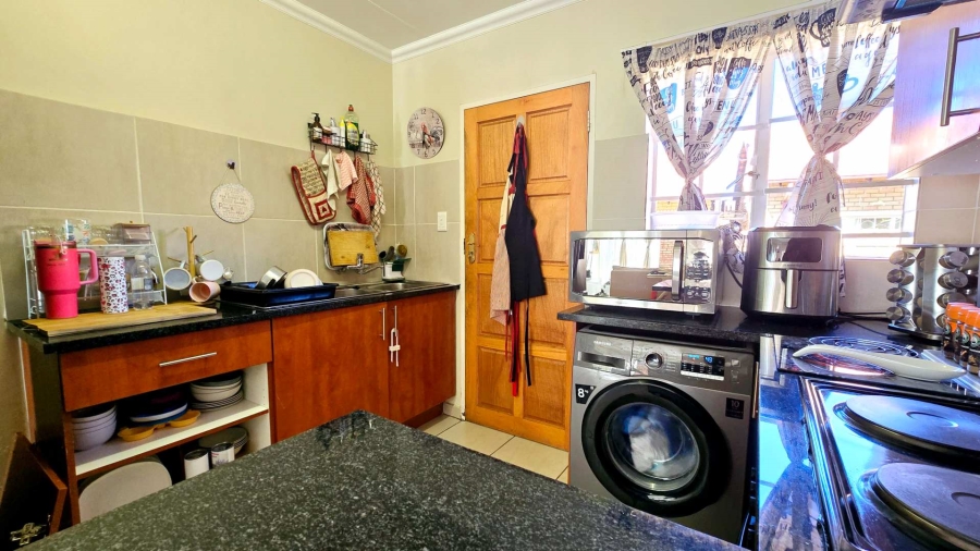 2 Bedroom Property for Sale in Equestria Gauteng