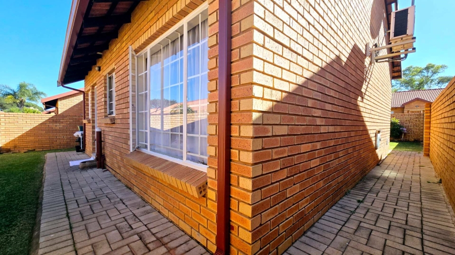 2 Bedroom Property for Sale in Equestria Gauteng
