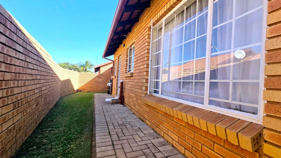2 Bedroom Property for Sale in Equestria Gauteng