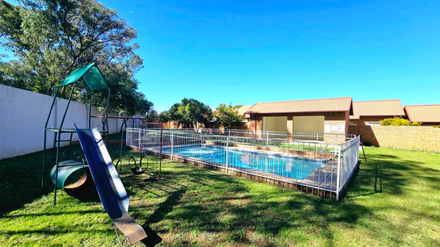 2 Bedroom Property for Sale in Equestria Gauteng
