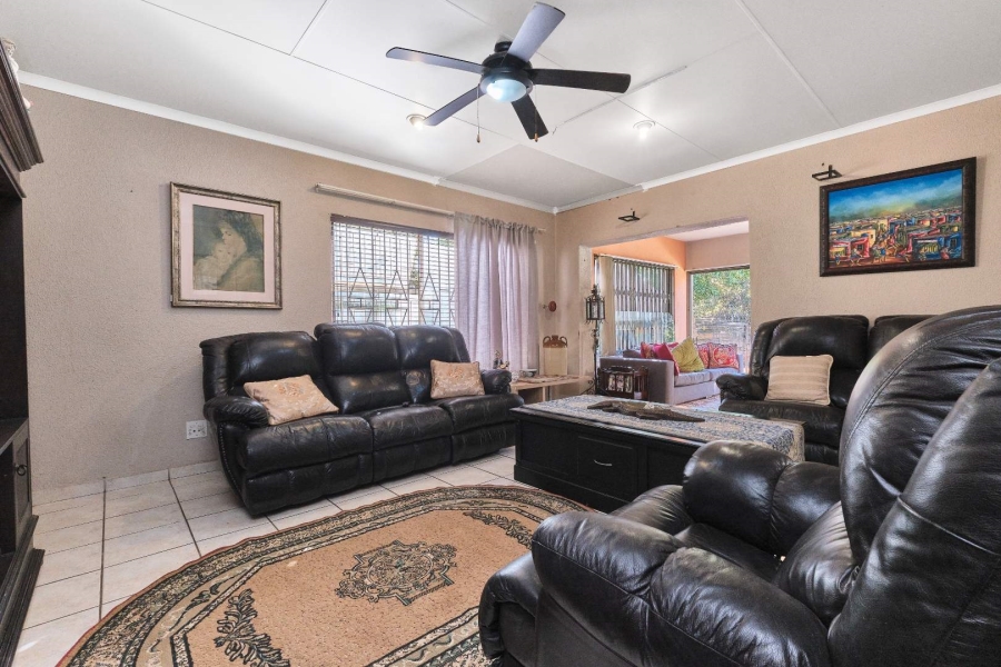 4 Bedroom Property for Sale in Little Falls Gauteng