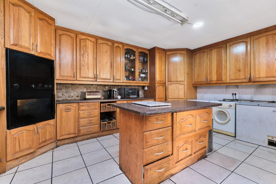 4 Bedroom Property for Sale in Little Falls Gauteng