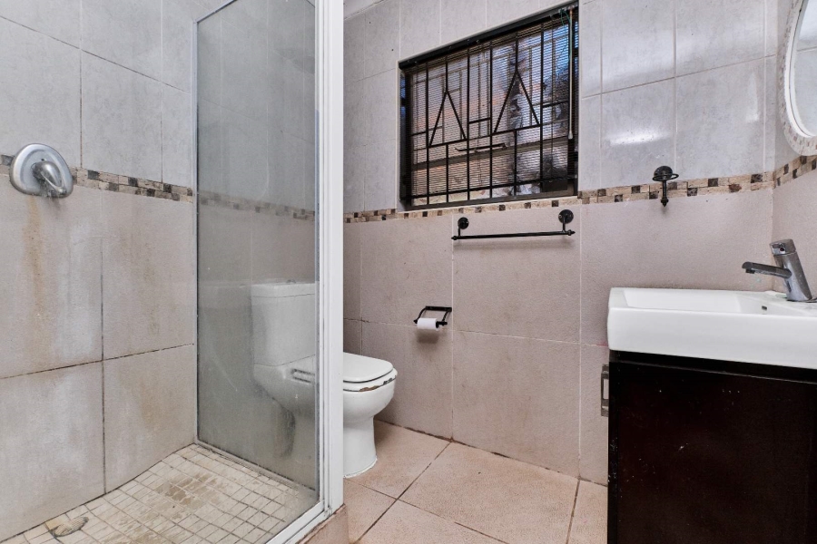 4 Bedroom Property for Sale in Little Falls Gauteng