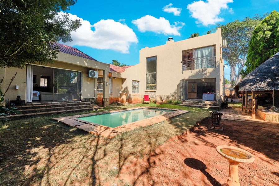 4 Bedroom Property for Sale in Little Falls Gauteng