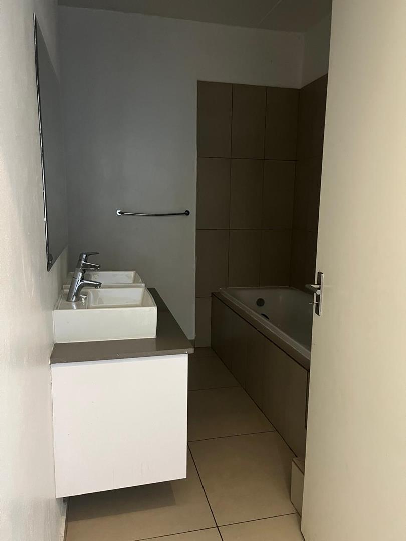 To Let 2 Bedroom Property for Rent in North Riding Gauteng