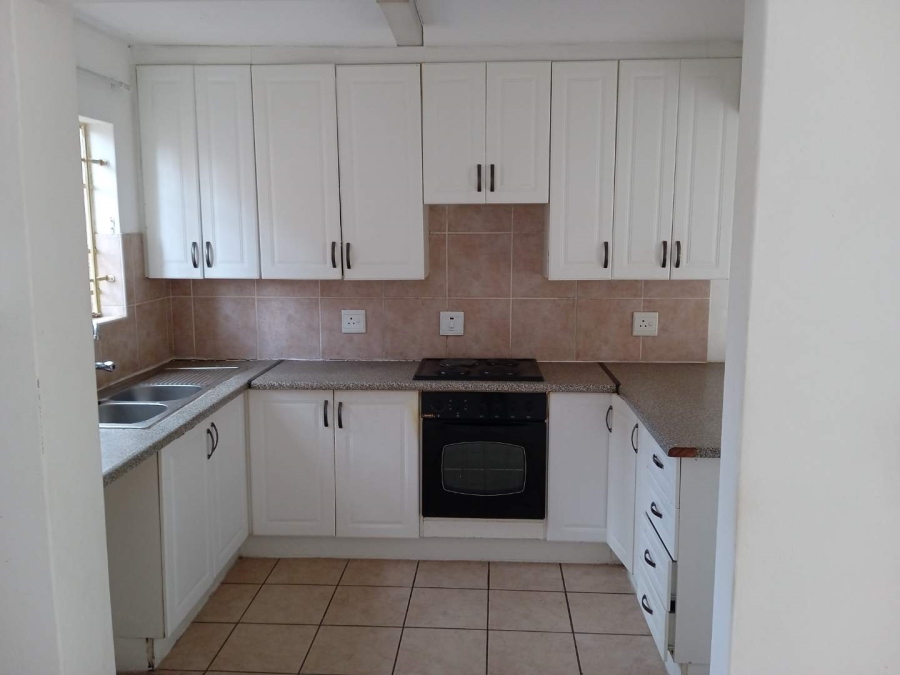 To Let 2 Bedroom Property for Rent in Noordwyk Gauteng