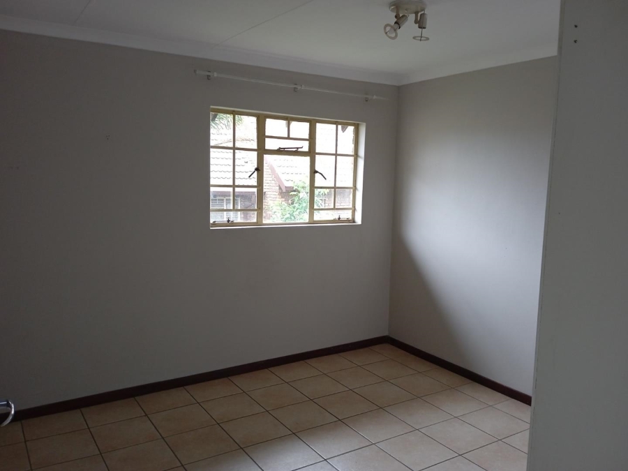 To Let 2 Bedroom Property for Rent in Noordwyk Gauteng