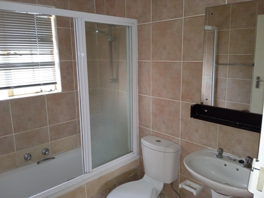 To Let 2 Bedroom Property for Rent in Noordwyk Gauteng
