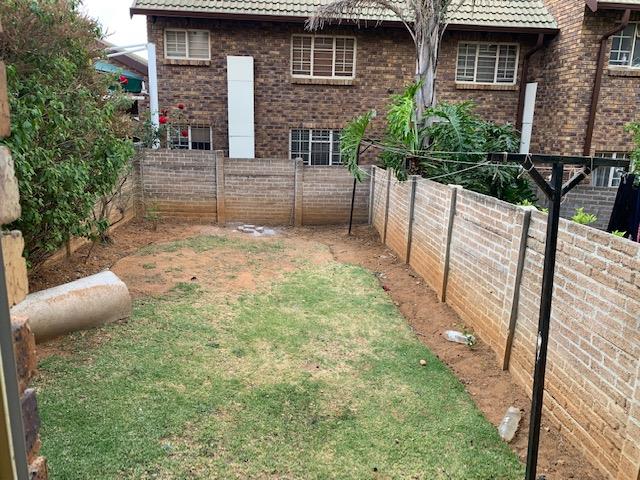 To Let 2 Bedroom Property for Rent in Noordwyk Gauteng