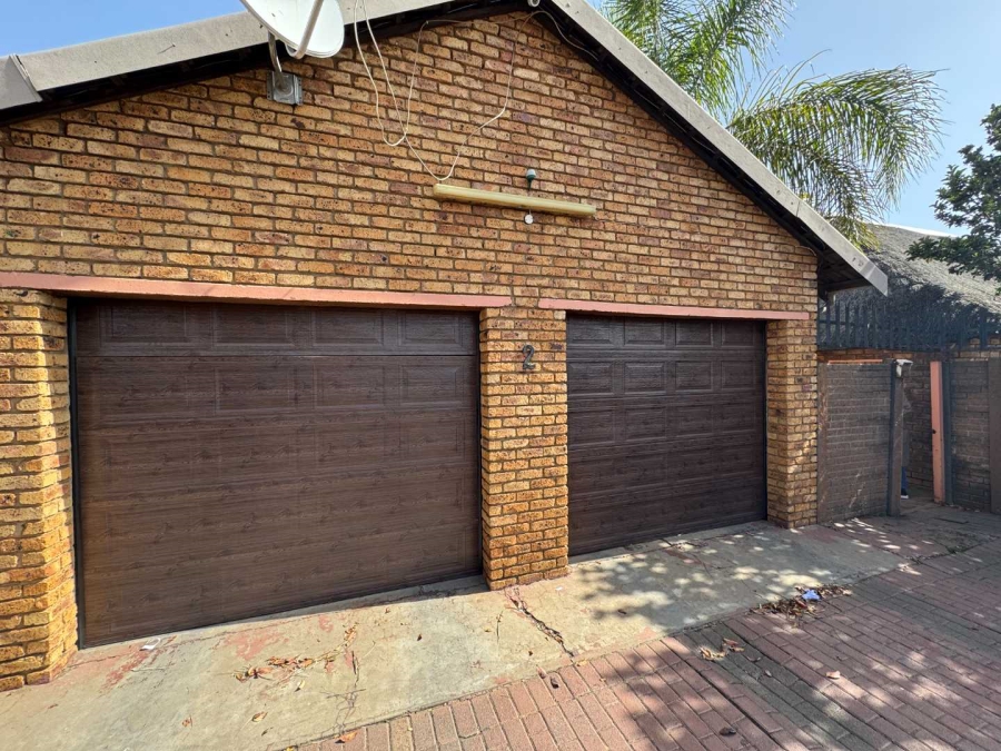 4 Bedroom Property for Sale in Verwoerdpark Gauteng