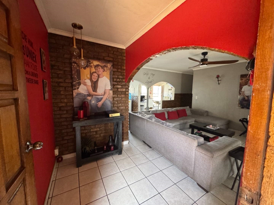 4 Bedroom Property for Sale in Verwoerdpark Gauteng