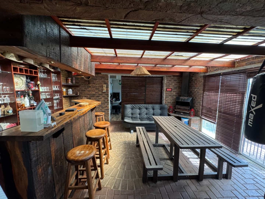 4 Bedroom Property for Sale in Verwoerdpark Gauteng