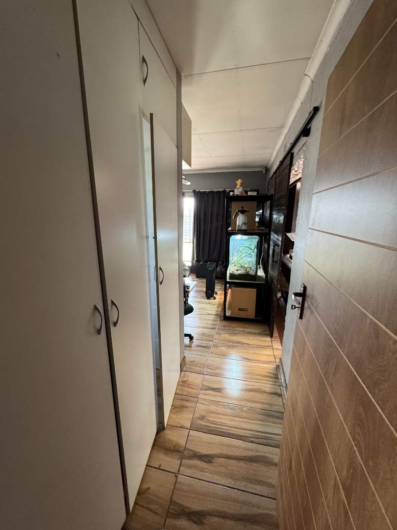 4 Bedroom Property for Sale in Verwoerdpark Gauteng