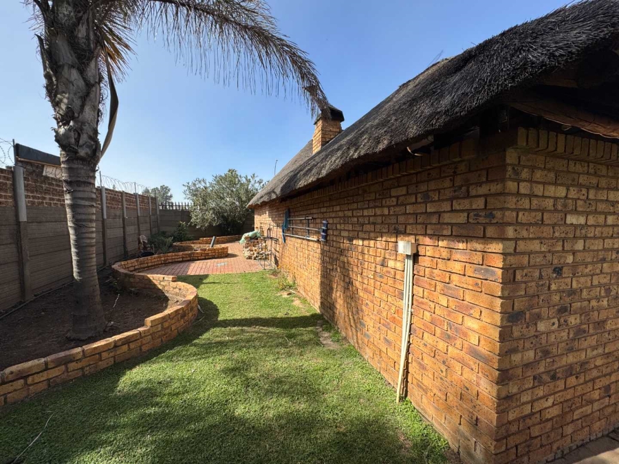 4 Bedroom Property for Sale in Verwoerdpark Gauteng