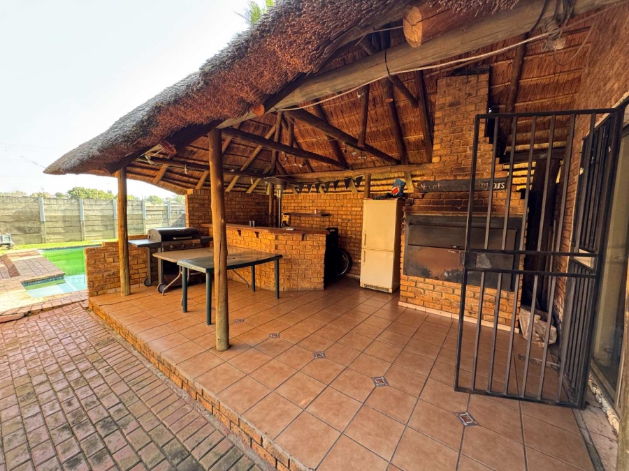 4 Bedroom Property for Sale in Verwoerdpark Gauteng