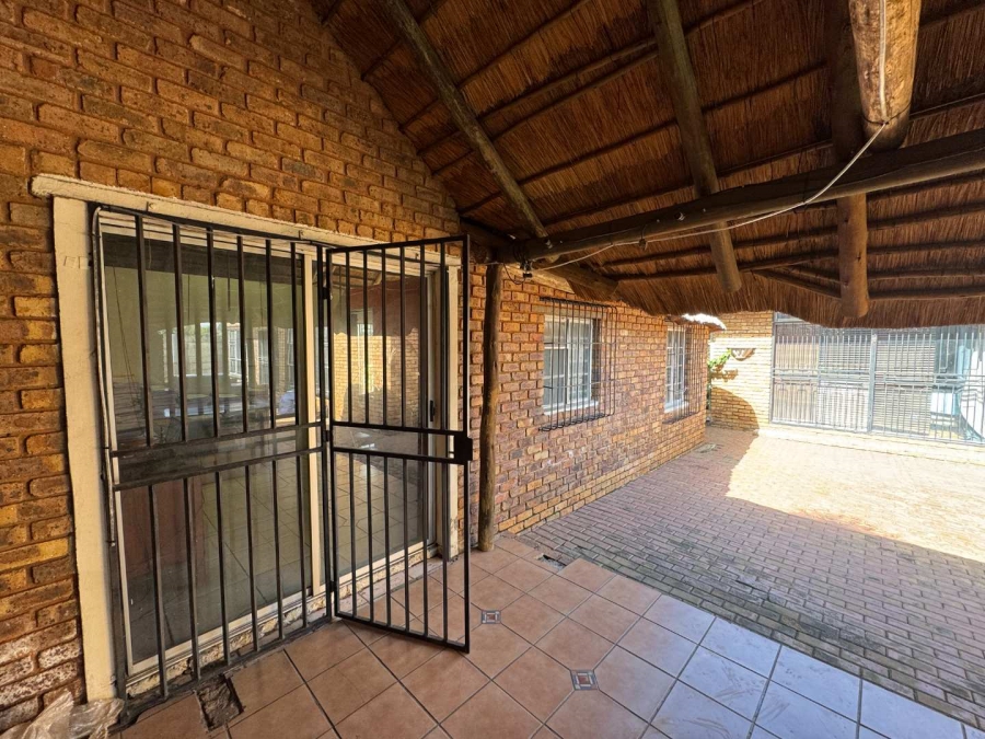 4 Bedroom Property for Sale in Verwoerdpark Gauteng