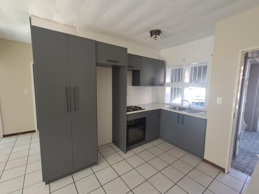 2 Bedroom Property for Sale in New Redruth Gauteng