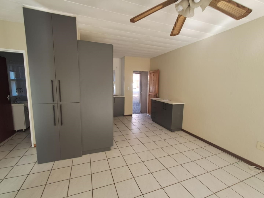 2 Bedroom Property for Sale in New Redruth Gauteng