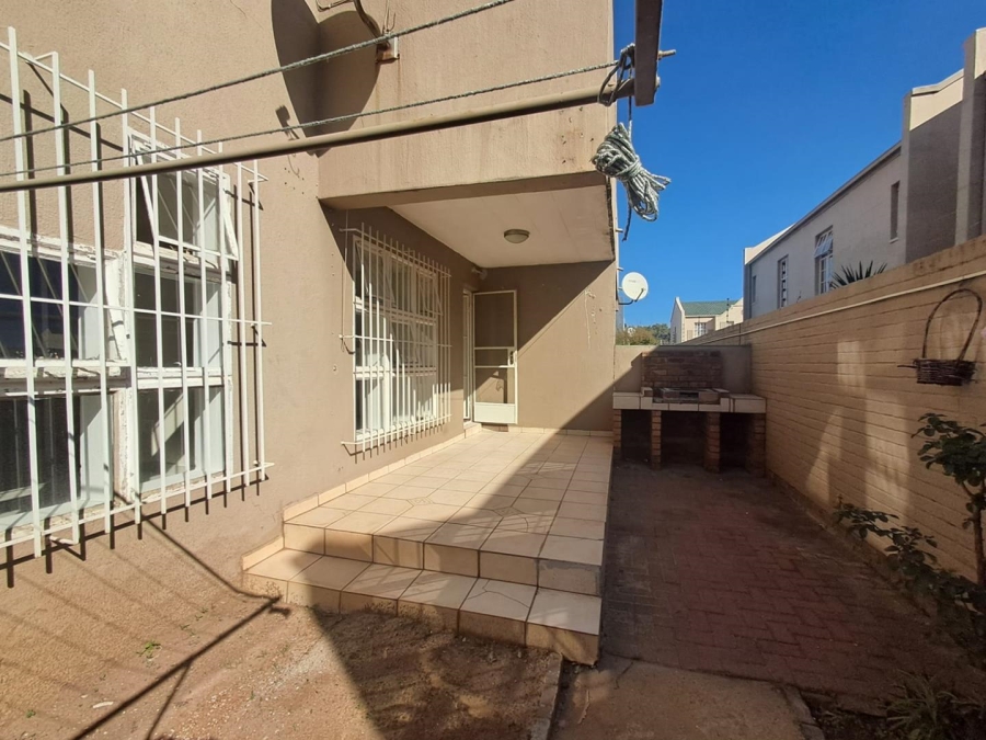 2 Bedroom Property for Sale in New Redruth Gauteng