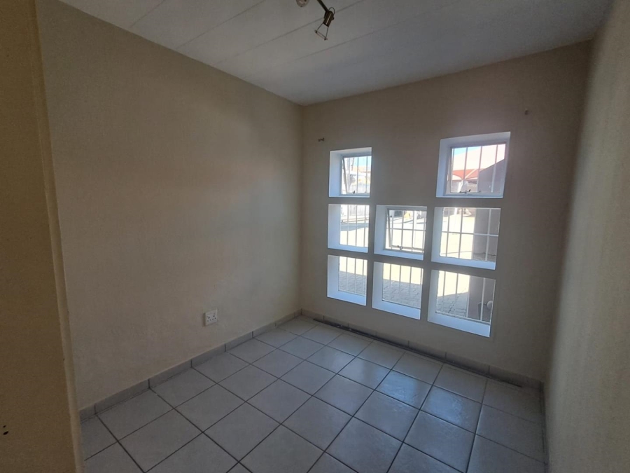 2 Bedroom Property for Sale in New Redruth Gauteng