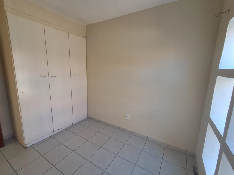 2 Bedroom Property for Sale in New Redruth Gauteng