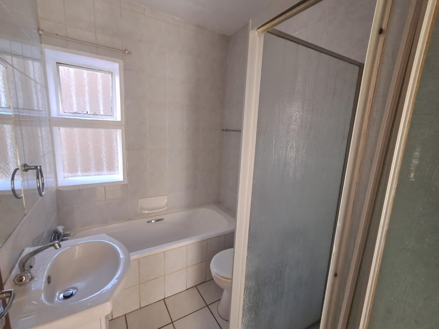2 Bedroom Property for Sale in New Redruth Gauteng