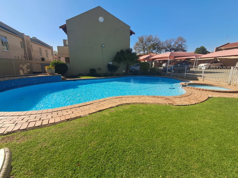 2 Bedroom Property for Sale in New Redruth Gauteng