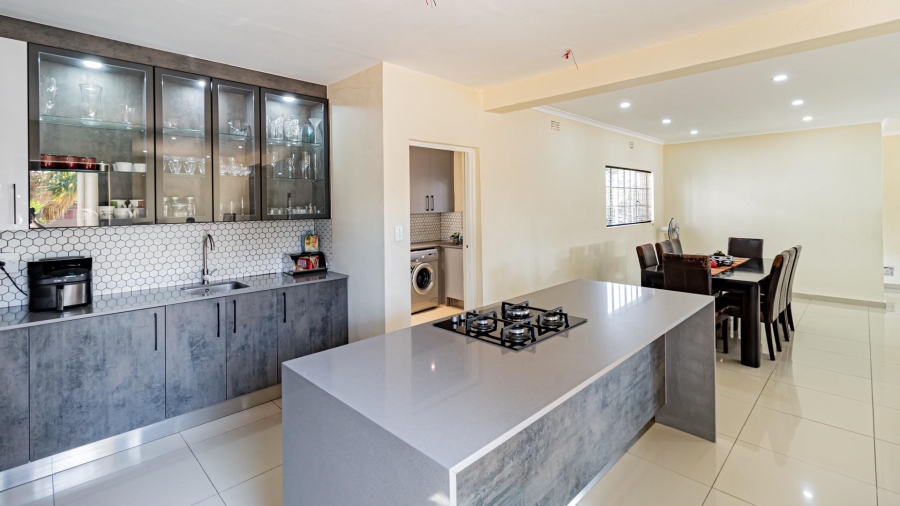 4 Bedroom Property for Sale in Bryanston Gauteng