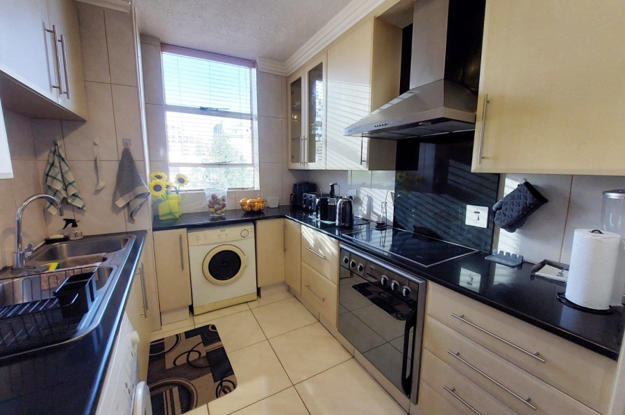 To Let 3 Bedroom Property for Rent in Sandhurst Gauteng