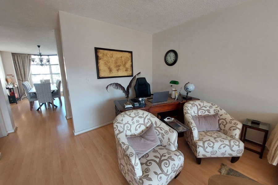 To Let 3 Bedroom Property for Rent in Sandhurst Gauteng