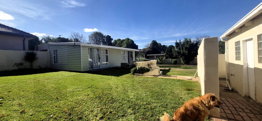 To Let 3 Bedroom Property for Rent in Blairgowrie Gauteng
