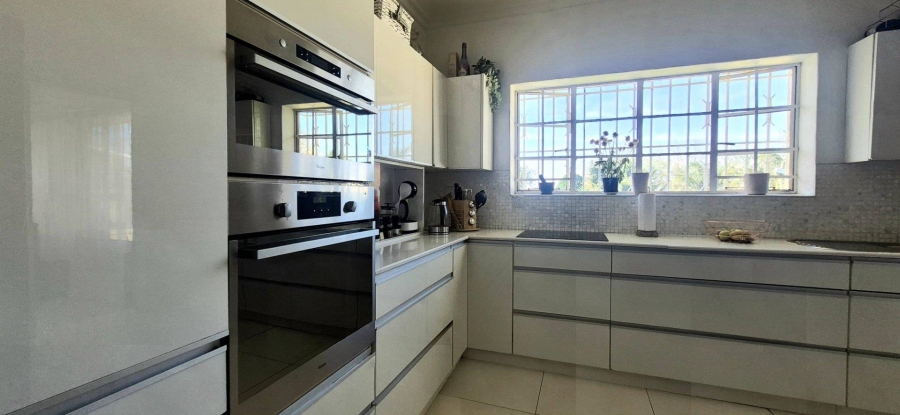 To Let 3 Bedroom Property for Rent in Blairgowrie Gauteng