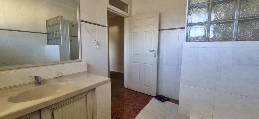To Let 3 Bedroom Property for Rent in Blairgowrie Gauteng