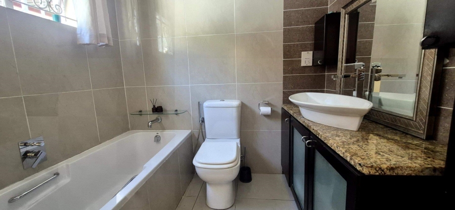 To Let 3 Bedroom Property for Rent in Blairgowrie Gauteng