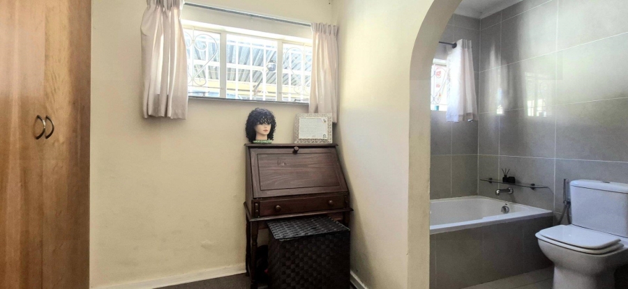 To Let 3 Bedroom Property for Rent in Blairgowrie Gauteng