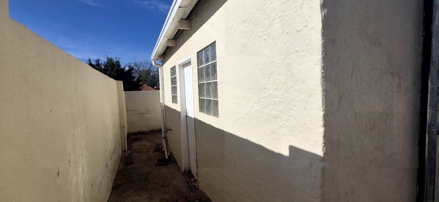 To Let 3 Bedroom Property for Rent in Blairgowrie Gauteng