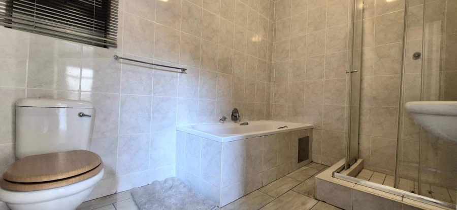 2 Bedroom Property for Sale in Blackheath Gauteng