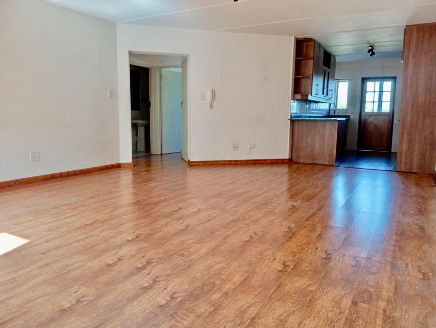To Let 2 Bedroom Property for Rent in Benmore Gardens Gauteng